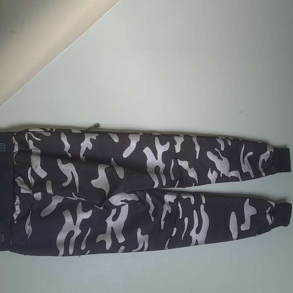 XS Jogger Camo Pants - Picture 3 of 7